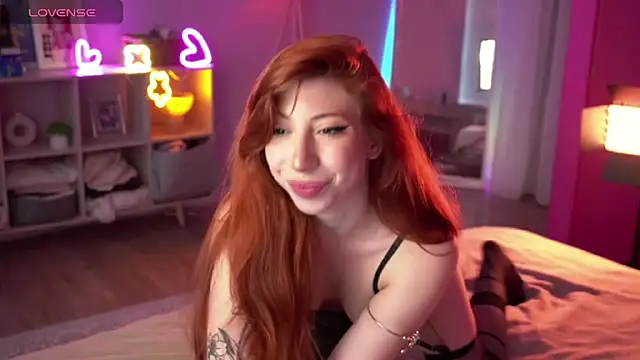 Mia Daddysgirl  online show from June 26, 2026, 8:19 am