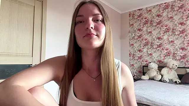 lizzzanatooo online show from June 14, 2026, 3:36 pm