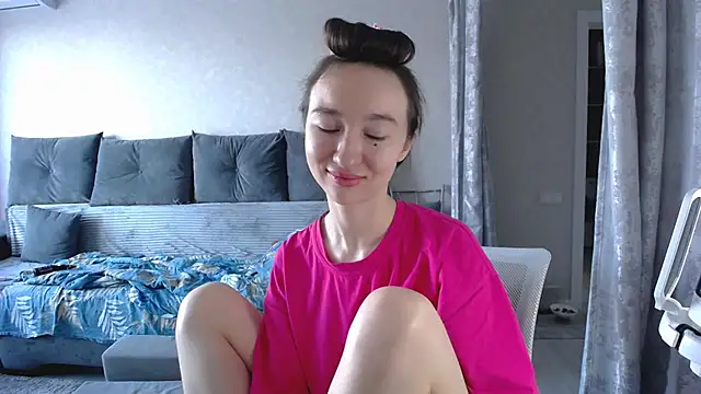 Maryana Ro online show from October 21, 2025, 7:53 am