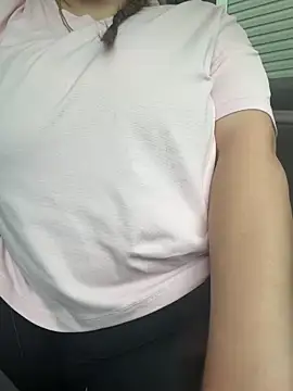alyssabbygirll online show from June 14, 2026, 8:55 pm
