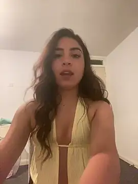 naomiiii55 online show from May 27, 2026, 9:45 pm