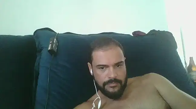 Snapshot of Pistola_faminta chatting on February 18, 2025, 1:44 pm Pistola faminta online show from February 18, 2025, 1:44 pm