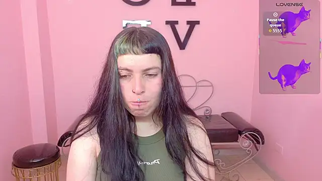 Snapshot of _sofia_smth_xx chatting on June 25, 2026, 1:15 pm sofia smth xx online show from June 25, 2026, 1:15 pm
