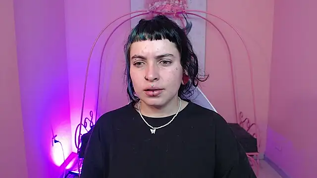 Snapshot of _sofia_smth_xx chatting on July 2, 2026, 1:28 pm sofia smth xx online show from July 2, 2026, 1:28 pm