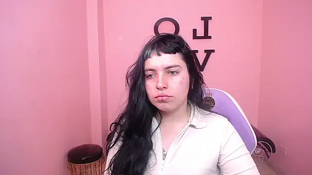 Snapshot of _sofia_smth_xx chatting on July 6, 2026, 1:08 pm sofia smth xx online show from July 6, 2026, 1:08 pm