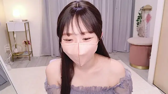 YURInya  online show from June 7, 2026, 12:31 pm