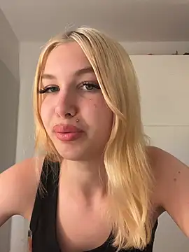 Snapshot of MilaaXOO chatting on July 1, 2026, 8:08 pm MilaaXOO online show from July 1, 2026, 8:08 pm