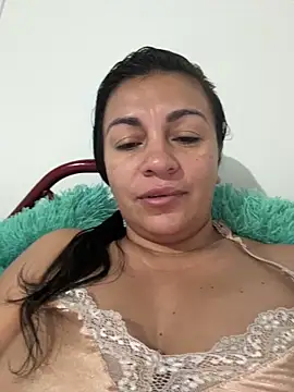 Snapshot of kloee_kann chatting on June 13, 2026, 1:09 pm kloee kann online show from June 13, 2026, 1:09 pm