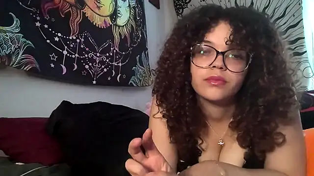 Snapshot of PrettyyPrincess chatting on June 3, 2026, 5:51 pm PrettyyPrincess online show from June 3, 2026, 5:51 pm