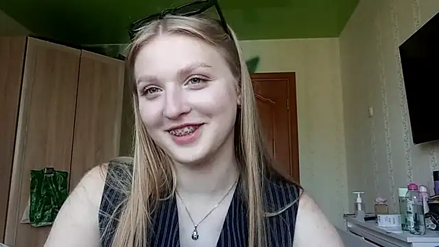 Snapshot of NorineGressett chatting on June 11, 2026, 1:09 pm NorineGressett online show from June 11, 2026, 1:09 pm