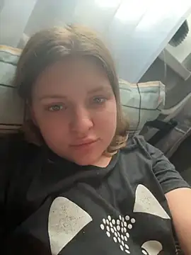 AnikaXRose online show from June 5, 2026, 2:12 pm