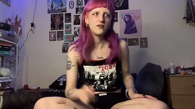 batzy666 online show from June 16, 2026, 10:40 am