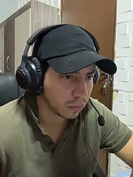 Snapshot of Fer_Ti chatting on July 10, 2026, 12:30 pm Fer Ti online show from July 10, 2026, 12:30 pm