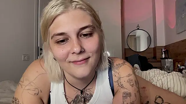 Ella Bloom online show from July 16, 2026, 7:31 pm
