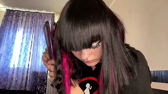 HolyCute online show from May 31, 2026, 12:34 pm