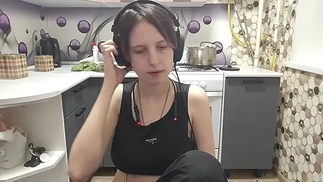 Saranade online show from July 10, 2026, 8:11 pm