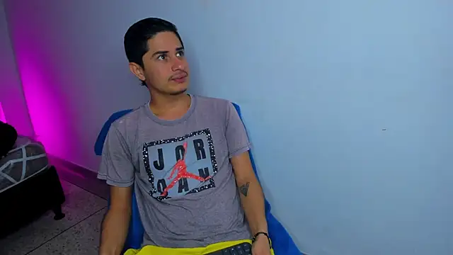 Snapshot of wickedboy_twin1 chatting on June 1, 2026, 8:10 pm wickedboy twin1 online show from June 1, 2026, 8:10 pm