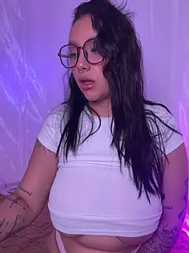 Snapshot of mari_bloom chatting on June 19, 2026, 9:29 pm mari bloom online show from June 19, 2026, 9:29 pm
