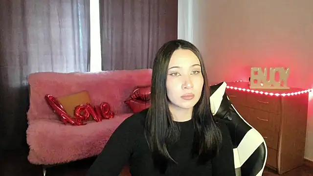Snapshot of PlayMiss chatting on June 2, 2026, 8:05 am PlayMiss online show from June 2, 2026, 8:05 am