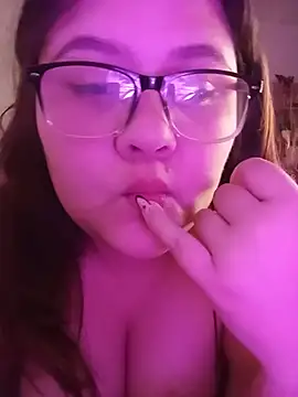VeryGirlhot online show from July 18, 2026, 5:33 am