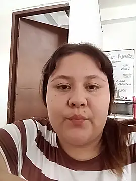 VeryGirlhot online show from August 9, 2026, 3:28 pm