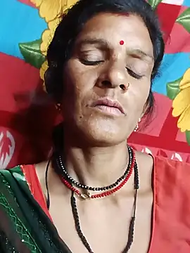 Snapshot of Cut_umang74 chatting on July 15, 2026, 6:35 pm Cut umang74 online show from July 15, 2026, 6:35 pm