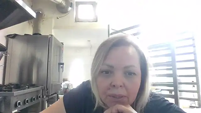 Snapshot of BellaaKiss chatting on May 30, 2026, 2:14 pm BellaaKiss online show from May 30, 2026, 2:14 pm