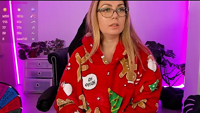 LindaWhite  online show from December 11, 2024, 9:45 pm