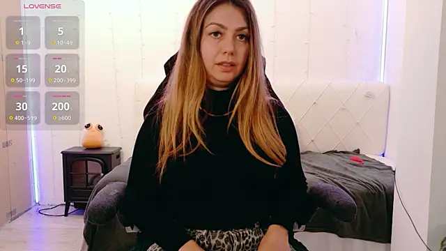 LindaWhite  online show from March 26, 2026, 5:18 pm