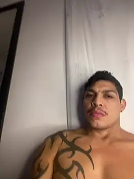 Tatuadomoreno23cm online show from July 4, 2026, 7:53 pm