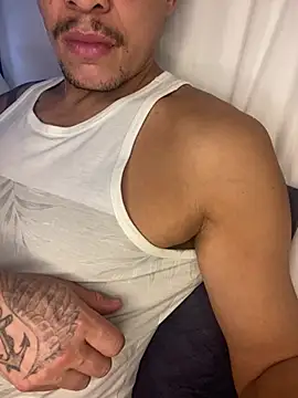 Tatuadomoreno23cm online show from July 17, 2026, 1:23 am