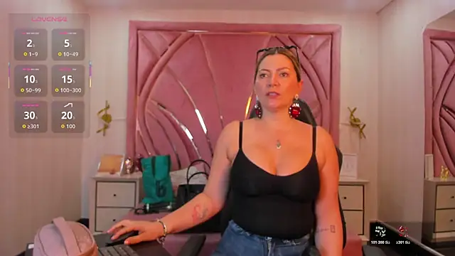 Snapshot of pamelaQenn2 chatting on June 12, 2026, 6:07 pm pamelaQenn2 online show from June 12, 2026, 6:07 pm