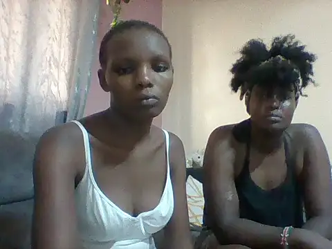 Prettypappi77 online show from June 28, 2026, 1:39 pm