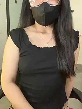 Snapshot of Linnacute22 chatting on July 13, 2026, 6:00 pm Linnacute22 online show from July 13, 2026, 6:00 pm