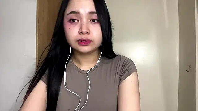 Snapshot of KrystaDonnellan chatting on May 31, 2026, 12:34 pm KrystaDonnellan online show from May 31, 2026, 12:34 pm