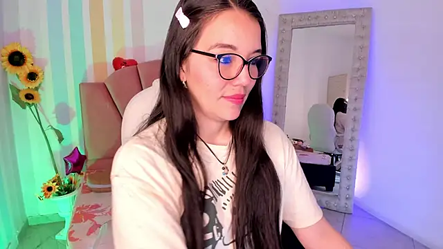 Snapshot of Emma_lakshmi chatting on June 11, 2026, 2:37 pm Emma lakshmi online show from June 11, 2026, 2:37 pm