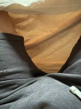 Pierre20cm21ans online show from May 31, 2026, 1:29 pm