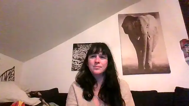 sexujuly88 online show from April 14, 2026, 9:32 pm