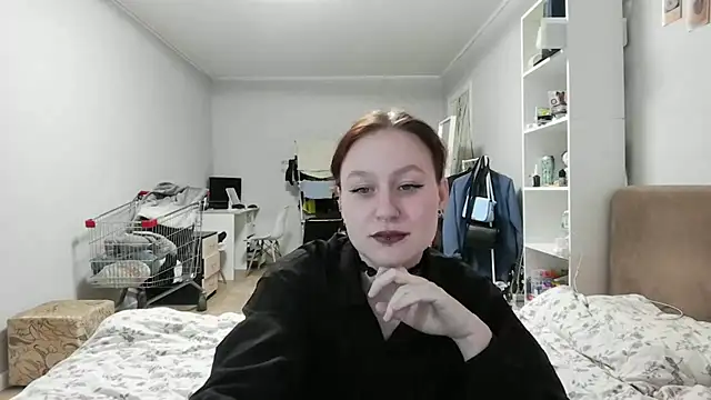 Snapshot of LoiseLovetto chatting on June 25, 2026, 6:01 pm LoiseLovetto online show from June 25, 2026, 6:01 pm