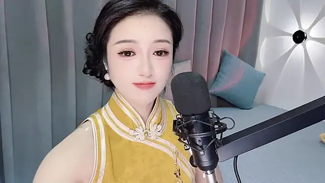 Snapshot of Momo-Wow chatting on June 14, 2026, 4:47 am Momo-Wow online show from June 14, 2026, 4:47 am