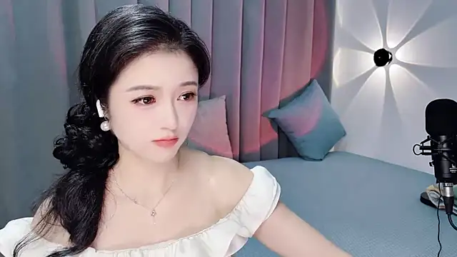 Snapshot of Momo-Wow chatting on July 8, 2026, 6:29 am Momo-Wow online show from July 8, 2026, 6:29 am