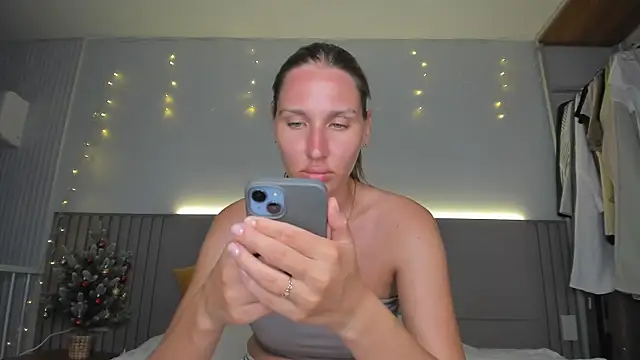 SofiClimbing online show from January 18, 2026, 11:47 am