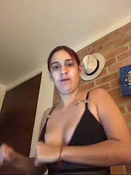 Snapshot of Sweet-Zoey chatting on June 10, 2026, 2:27 pm Sweet-Zoey online show from June 10, 2026, 2:27 pm