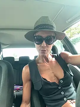 GymQueenCarmen online show from June 6, 2026, 8:08 am