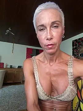 Snapshot of GymQueenCarmen chatting on July 20, 2026, 11:23 am GymQueenCarmen online show from July 20, 2026, 11:23 am