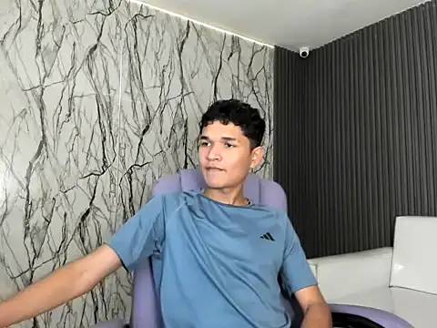Snapshot of davexxx_ chatting on July 1, 2026, 2:57 am davexxx online show from July 1, 2026, 2:57 am