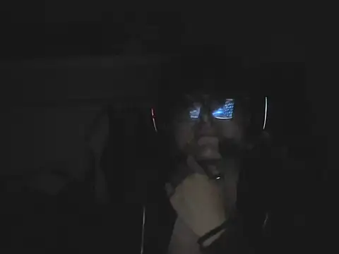 Snapshot of layom_21 chatting on June 2, 2026, 4:25 am layom 21 online show from June 2, 2026, 4:25 am