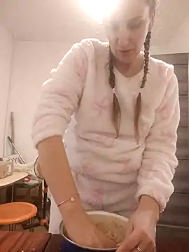 Yevgeshka-Milashka online show from November 28, 2025, 3:25 pm