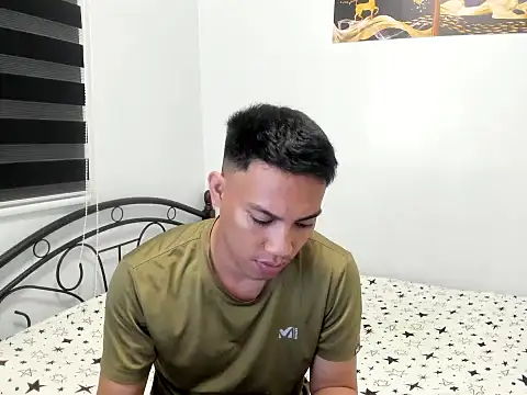 urfucker vinz online show from June 24, 2026, 3:55 pm