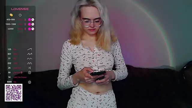 Oxcy Secret online show from June 18, 2026, 6:13 am